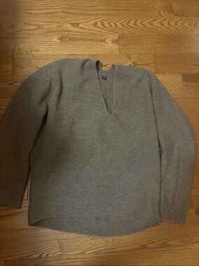 Uniqlo Women's Taupe V-Neck Sweater